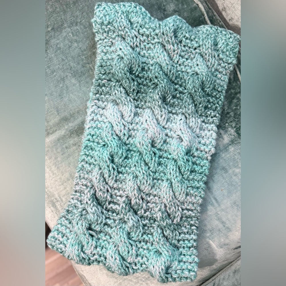 Handmade Hand Crafted Cable Knit infinity scarf Teal